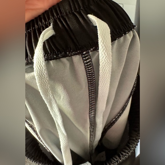 NWOT Men’s Black Swim/Athletic Shorts. Elastic Waist With Draw String. Size M - Picture 2 of 5